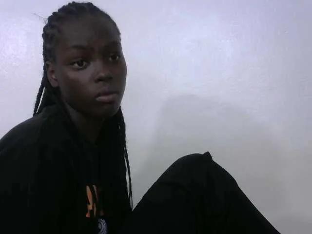 Petitepussy on BongaCams