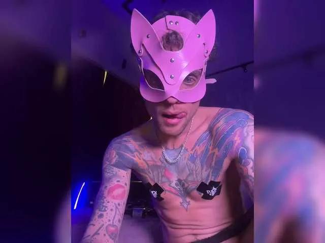 Redfoxygirl on BongaCams