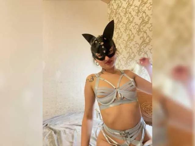 Ronni-Renee on BongaCams 