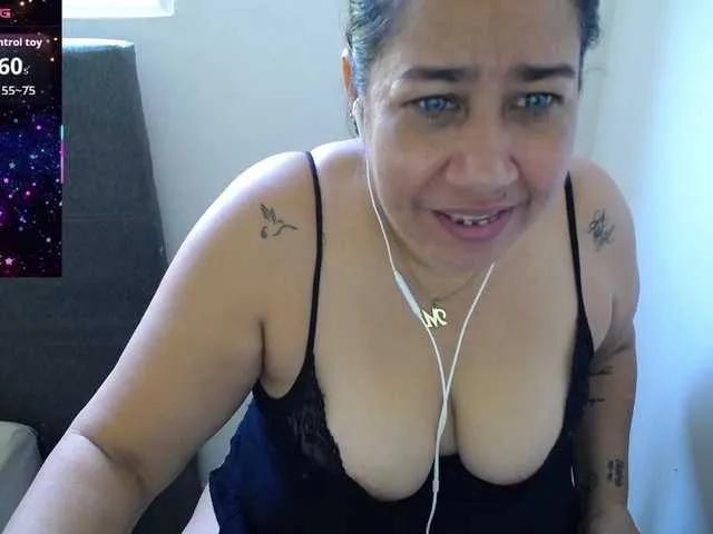 SaharaPhoenixX on BongaCams