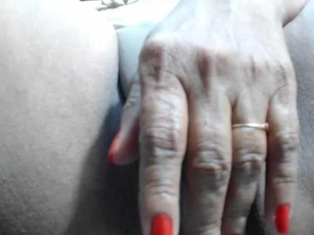 sarah-hot on BongaCams