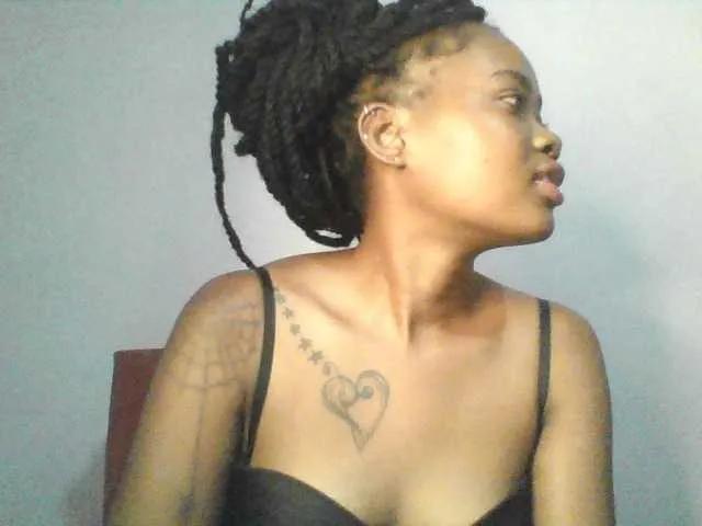 sexie-queen on BongaCams
