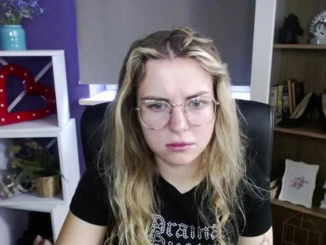 soft-zoey on BongaCams