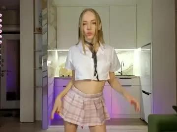 britakiss — Day 22!   - GOAL: CHAIR RIDE [215 tokens remaining] #18 #bigboobs #skinny #petite #new