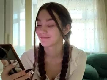 sherisedeboe — Goal: stroke your feet  #young #asian #shy #nonude [39 tokens remaining]