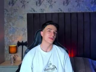 aslan_fox on Flirt4Free 