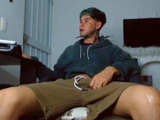 derryck on Flirt4Free 