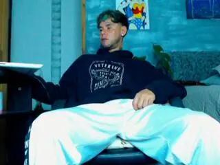 derryck on Flirt4Free 