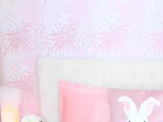 gia_cavanna on Flirt4Free