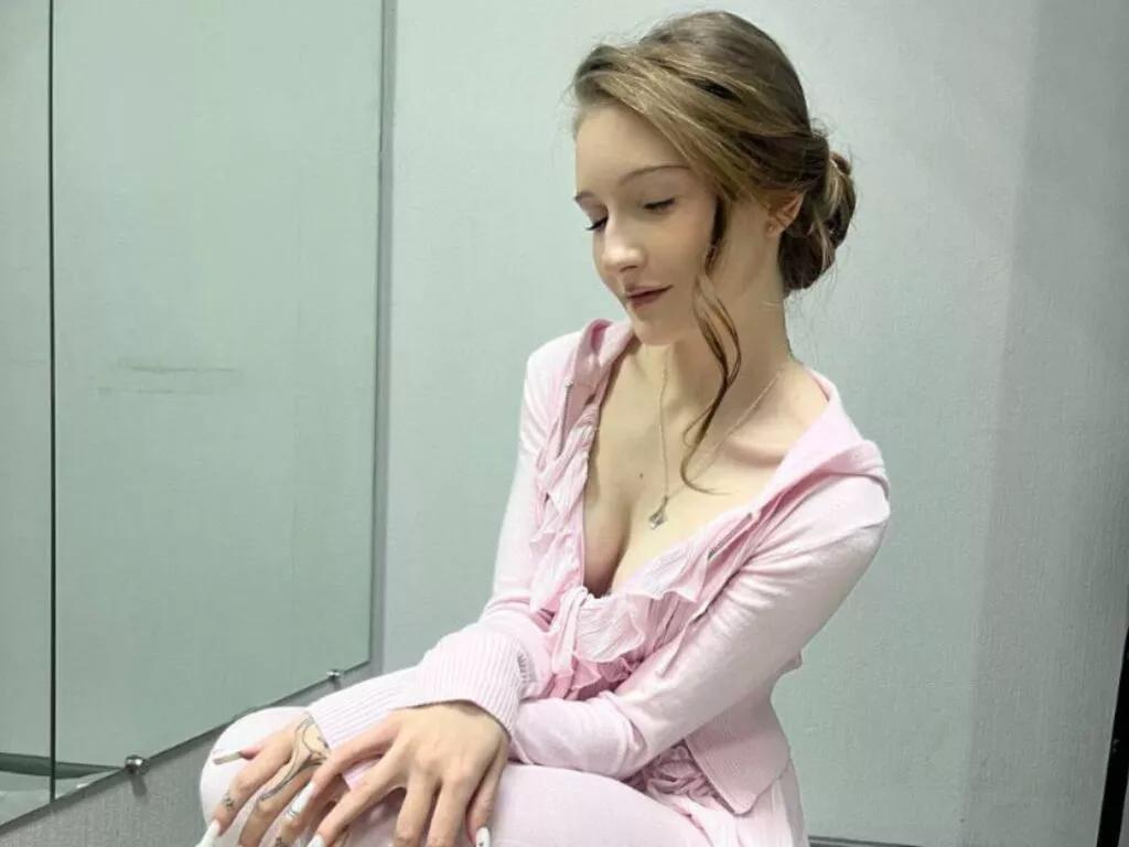 EmilyHuber on LiveJasmin