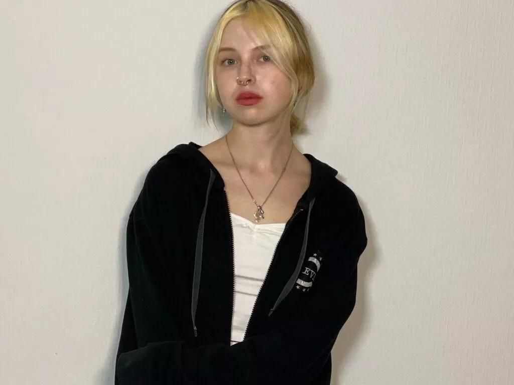 HildDryer on LiveJasmin
