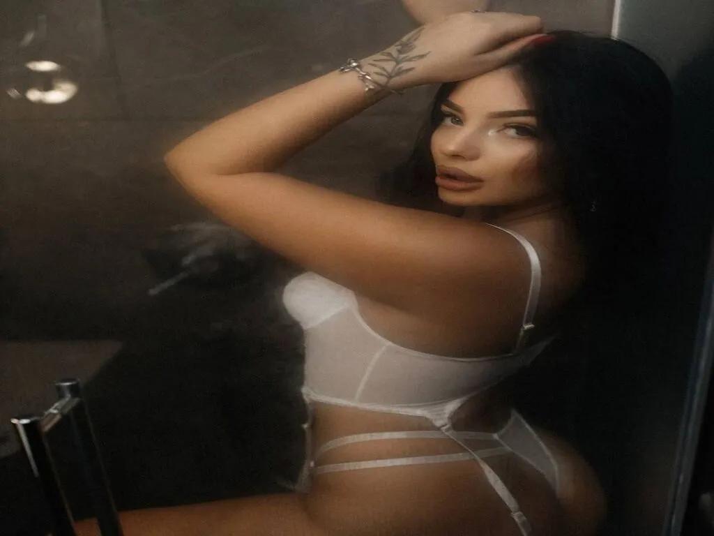 NaynaVelvet on LiveJasmin