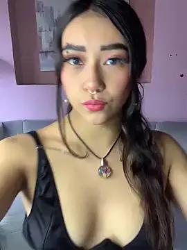 Alanna_Pink on StripChat 
