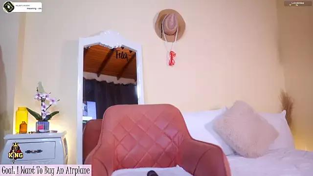 annie22love on StripChat 