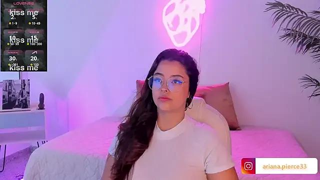 Ariana_Pierce on StripChat 