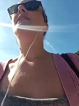cumtomama — SQUIRT in public park