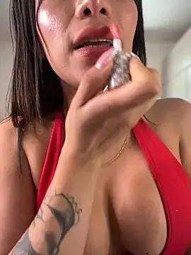 Emmily_19 — NAKED AND BIGGG SQUIRTTTT