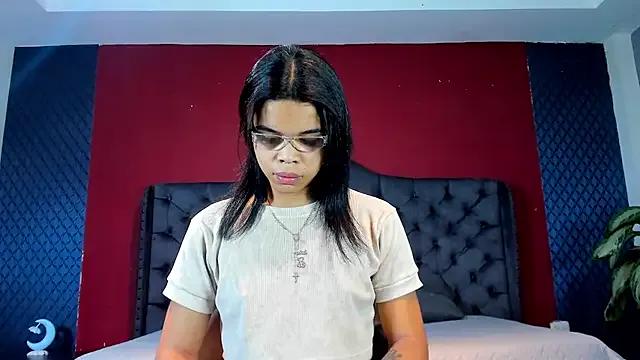 evelyn_wine on StripChat