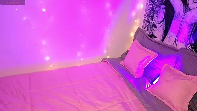 iridesa- on StripChat 