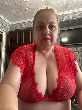 LanaSoftt on StripChat 
