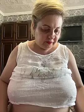 LanaSoftt on StripChat 