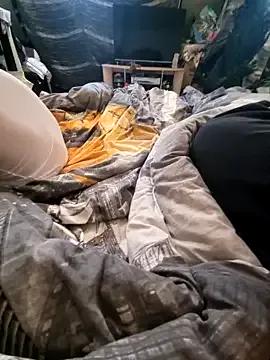 LoLa-69-X — 4 doigt dans la chatte