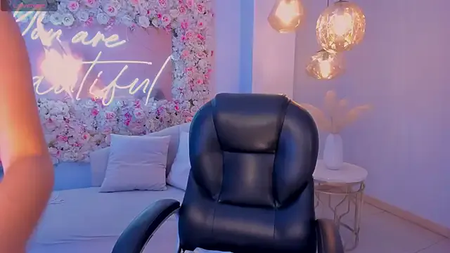 MaddisonLowe on StripChat 