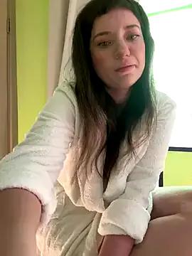 MooonReal on StripChat 