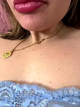 Pribaixinha — Dildo pussy, fuck hard 