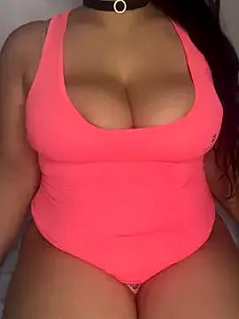 Queen_Curvyy —  