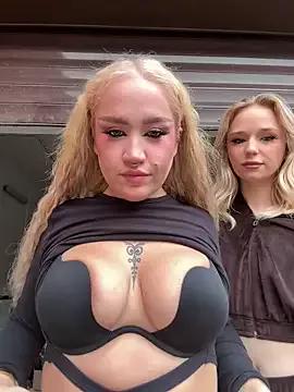 RollDolls — SHOW BOOBS ALL GIRLS