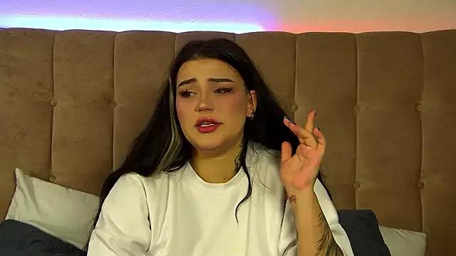 SaraOswald on StripChat 