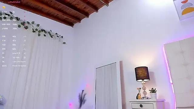 tatikiss_ on StripChat 